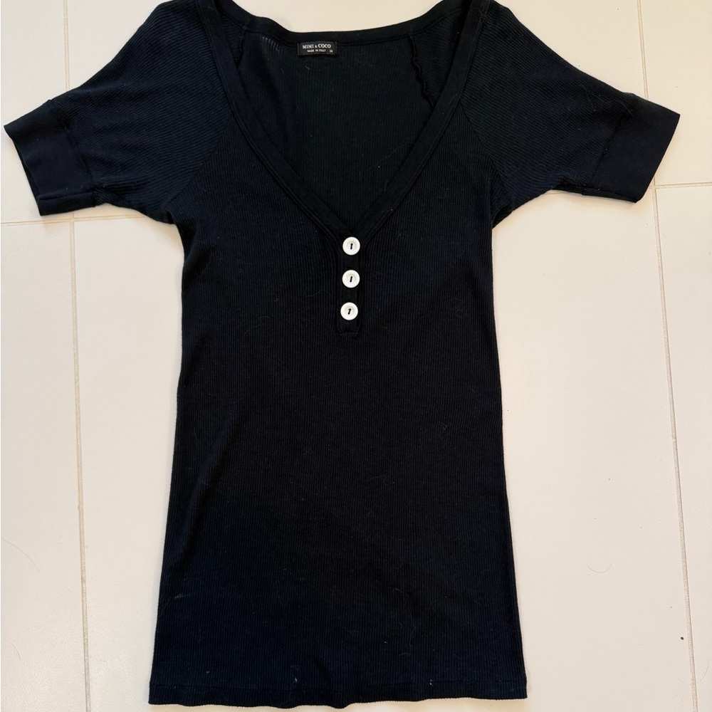 MIMI & COCO Black V-Neck Tee with Buttons